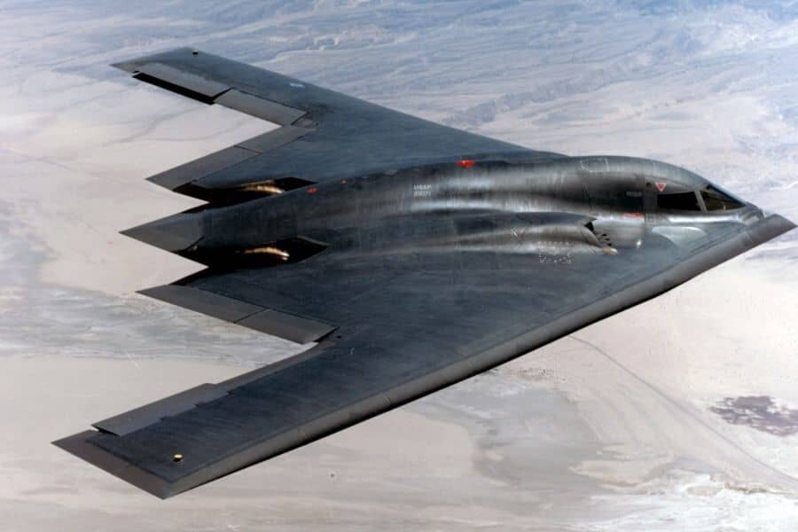 B-2 Spirit je americký víceúčelový strategický bombardér, využívající technologii stealth