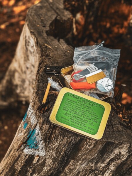 KPZ BCB Combat Survival Kit s vybavením pro přežití v přírodě. Foto: Rigad