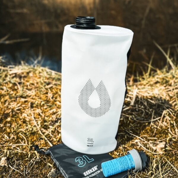 Hydrapak Seeker 3L skládací vak s filtrem – řešení pro přenášení a úpravu vody na treku. Foto: Rigad