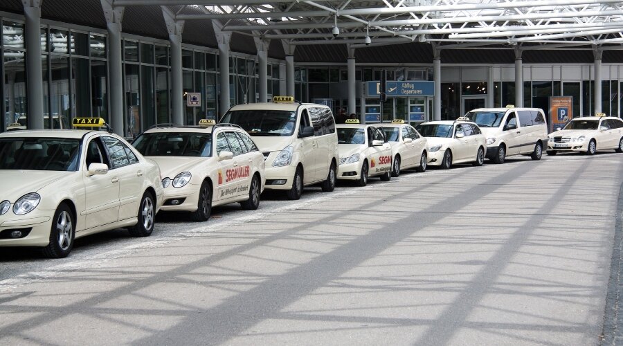taxiky na mezinárodním letišti