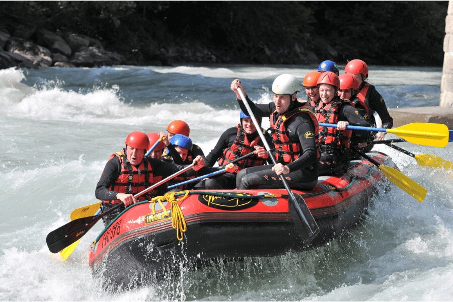 Rafting. Zdroj: https://pixabay.com/cs/photos/rafting-rafting-na-divok%C3%A9-vod%C4%9B-293542/