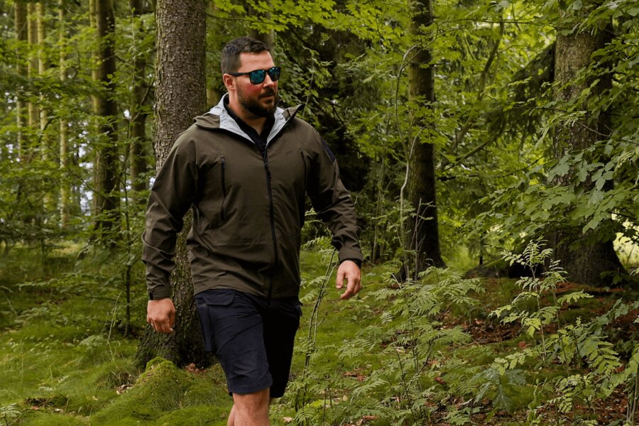 Nepromokavá bunda Hardshell SQUALL Helikon-Tex®. Zdroj: Rigad
