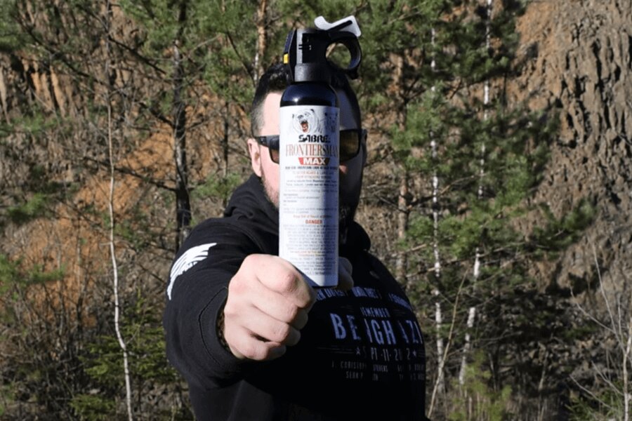 Obranný sprej na medvědy Frontiersman Bear Sabre Red®. Zdroj: Rigad