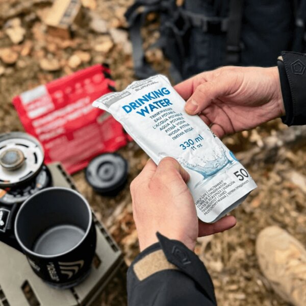 Pitná voda v praktickém balení 330 ml. Foto: Rigad