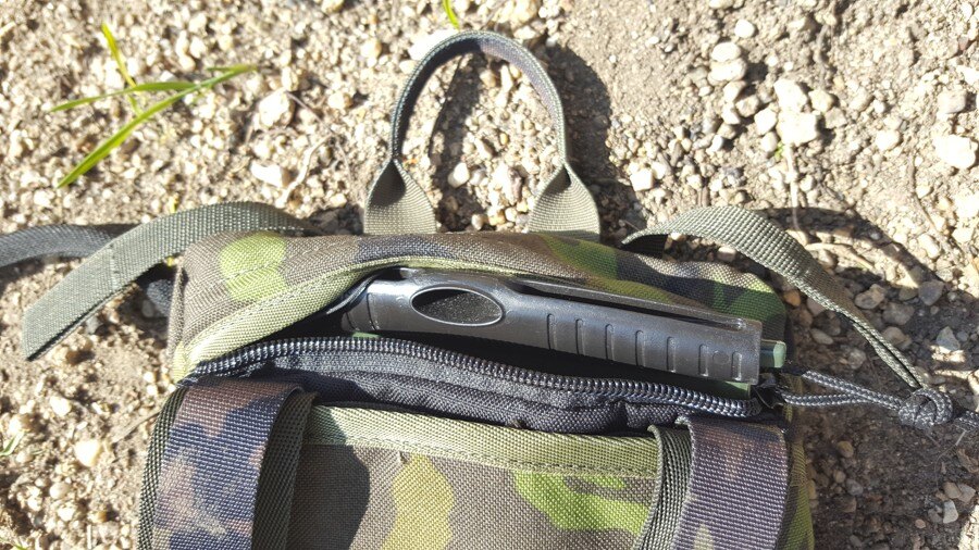 Detail zip vaku