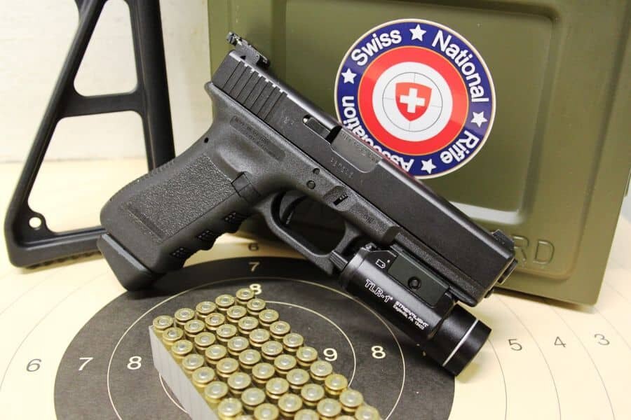 Zbraň GLOCK s náboji