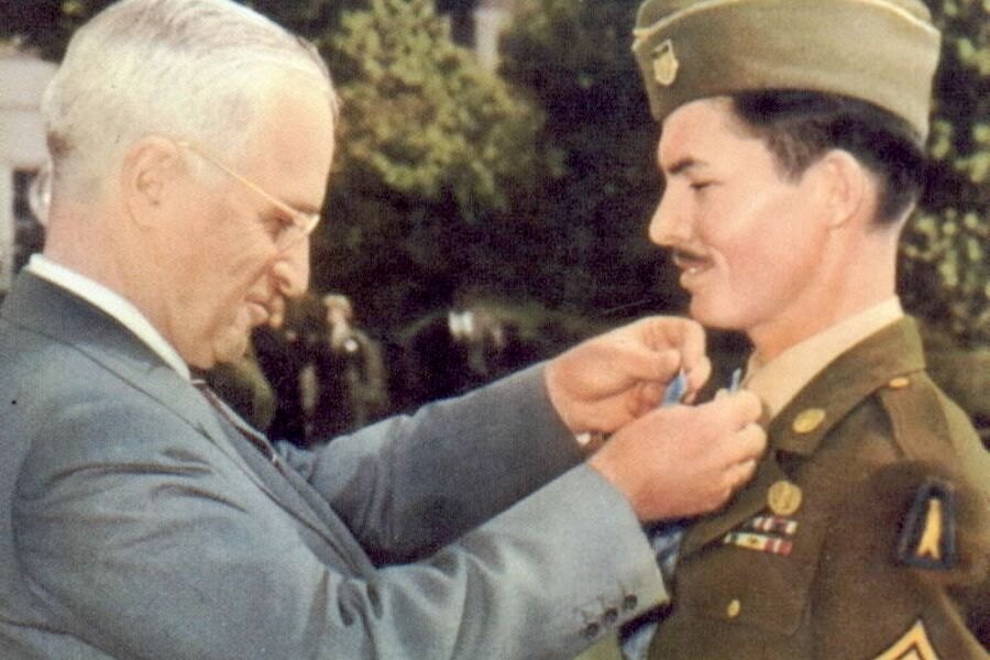 Desmond Doss při udělování ocenění Medailí cti