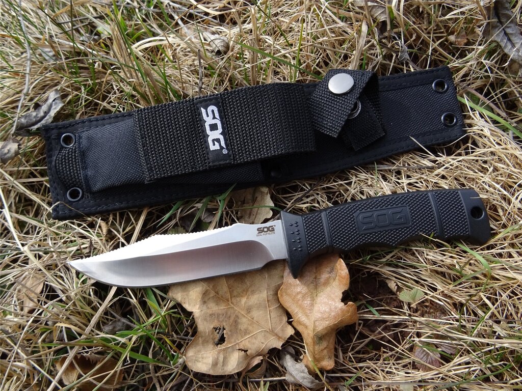 Nůž s pevnou čepelí SOG® Seal Pup Elite - satin, černá rukojeť