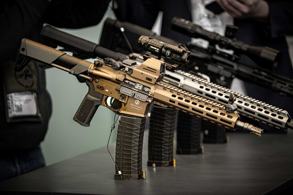 Samonabíjecí puška AR15 S4F 10,5" CSS TIGER EYE / ráže 223.Rem Schmeisser® + Kolimátor LE GEN2 Falke®