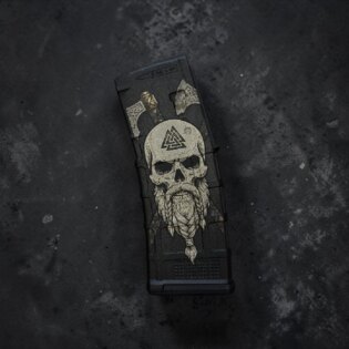 Zásobník pro AR15, 30 ran, ráže 5.56×45 NATO Magpul® / Viking Skull