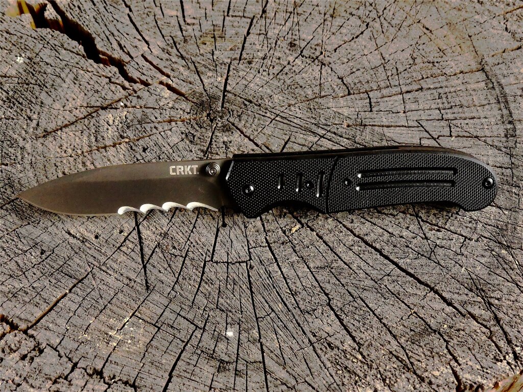 Zavírací nůž Ignitor™ CRKT® kombinované ostří - černý