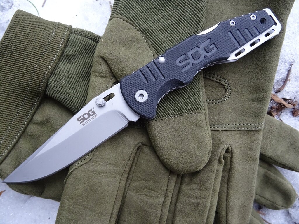 Zavírací nůž SOG® Salute Mini